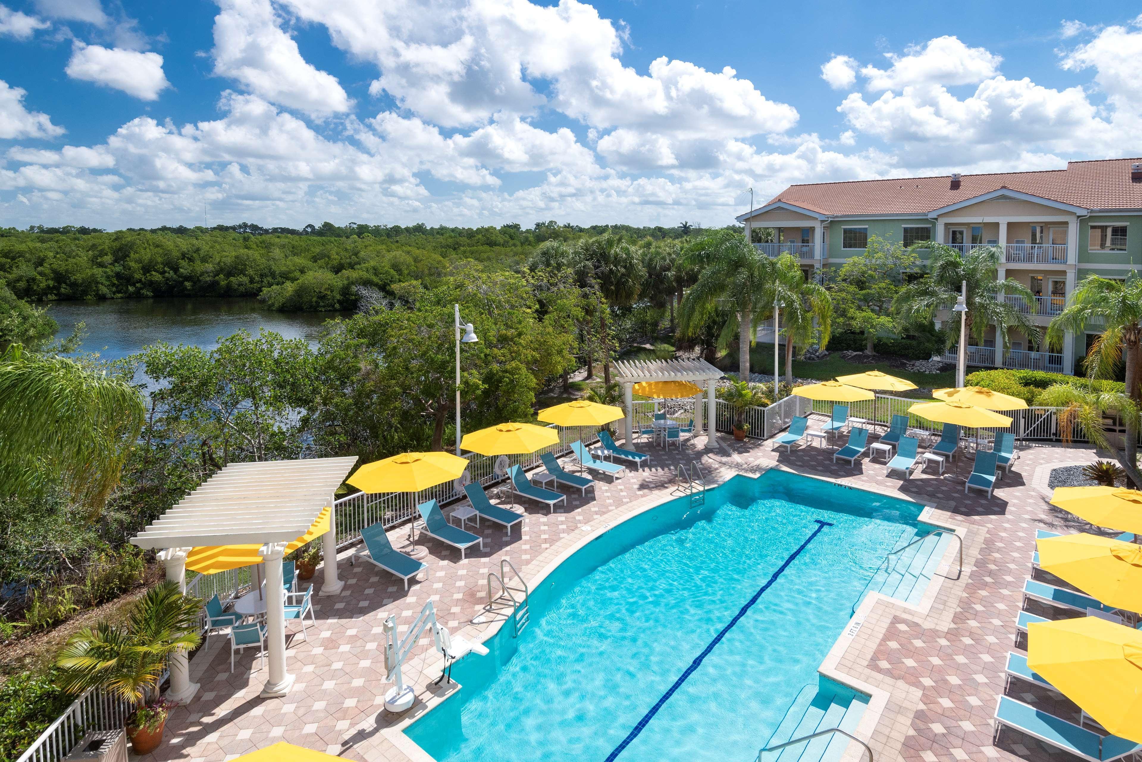 Doubletree Suites By Hilton Naples Naples Park Exterior foto