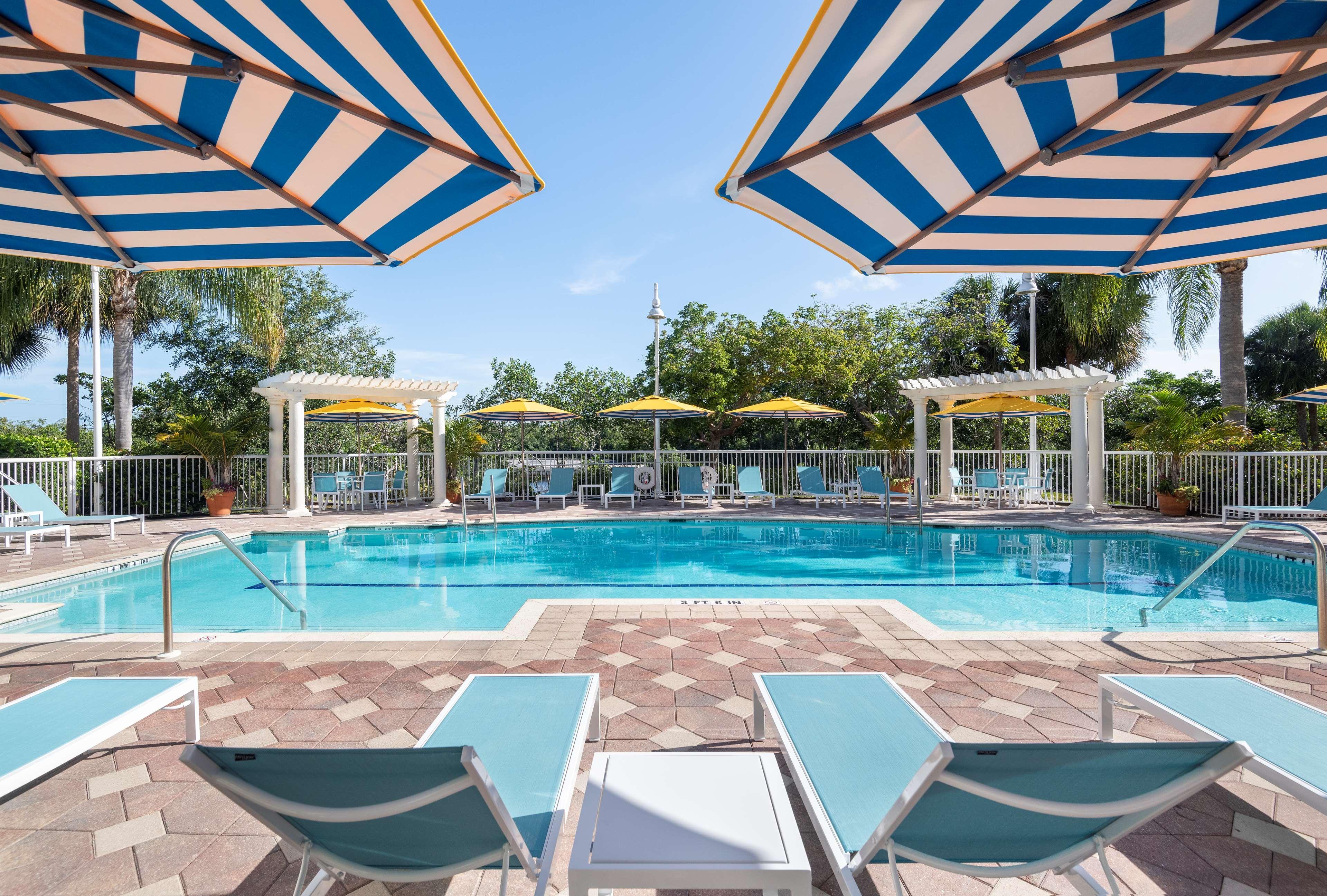 Doubletree Suites By Hilton Naples Naples Park Exterior foto