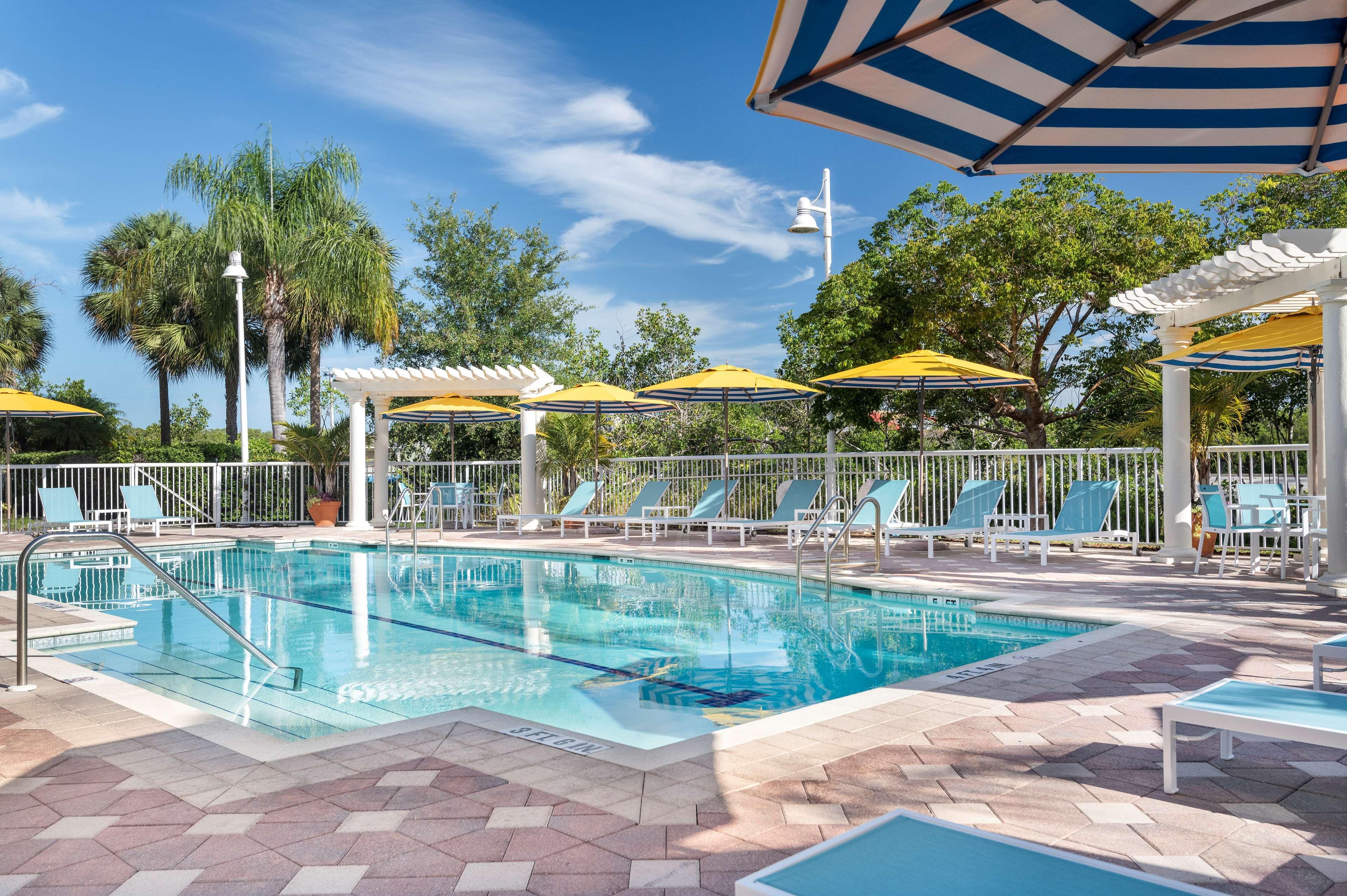 Doubletree Suites By Hilton Naples Naples Park Exterior foto