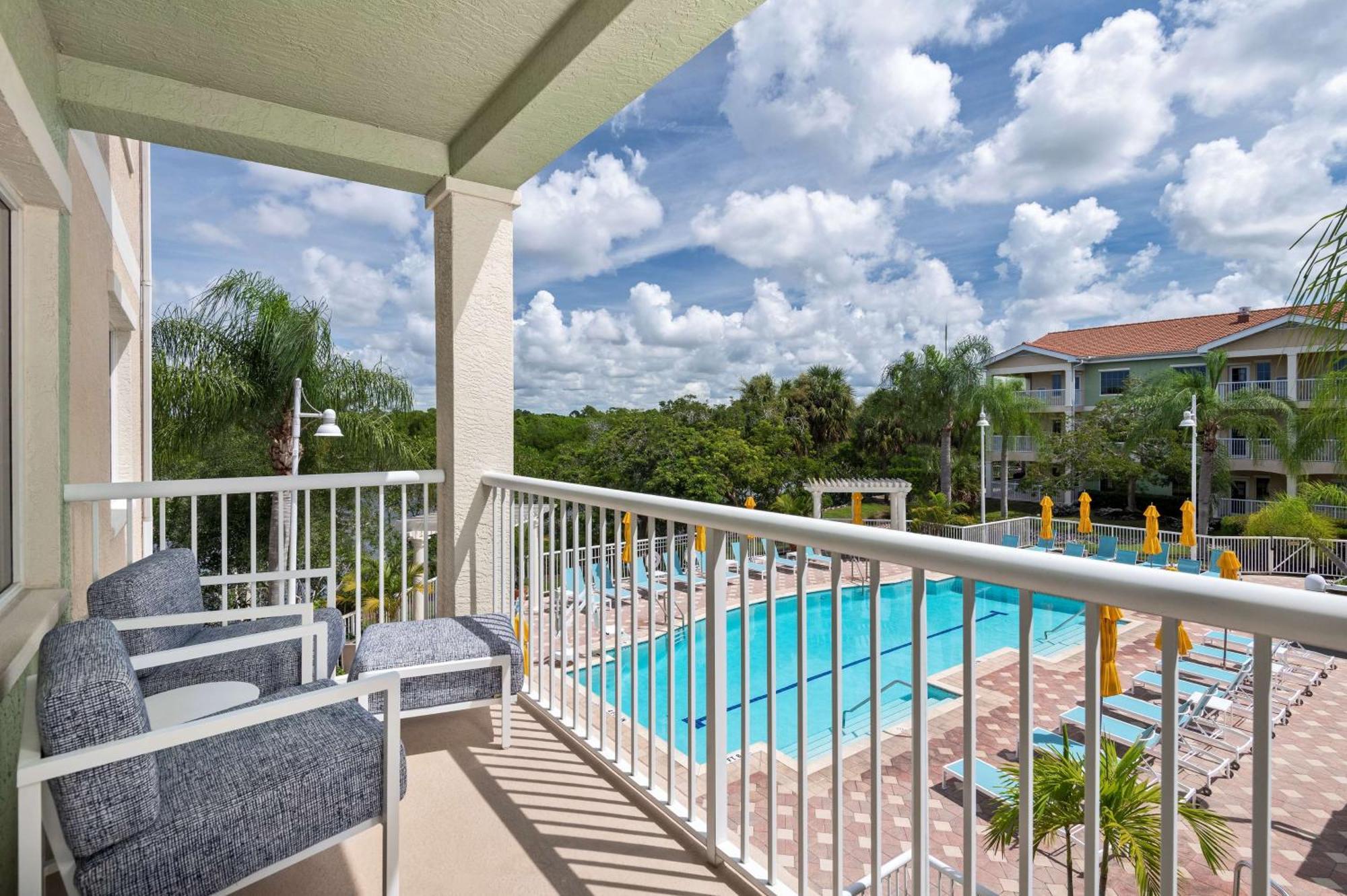 Doubletree Suites By Hilton Naples Naples Park Exterior foto